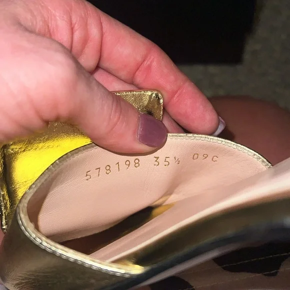 Gucci sandals. 35 1/2 - Picture 8 of 9